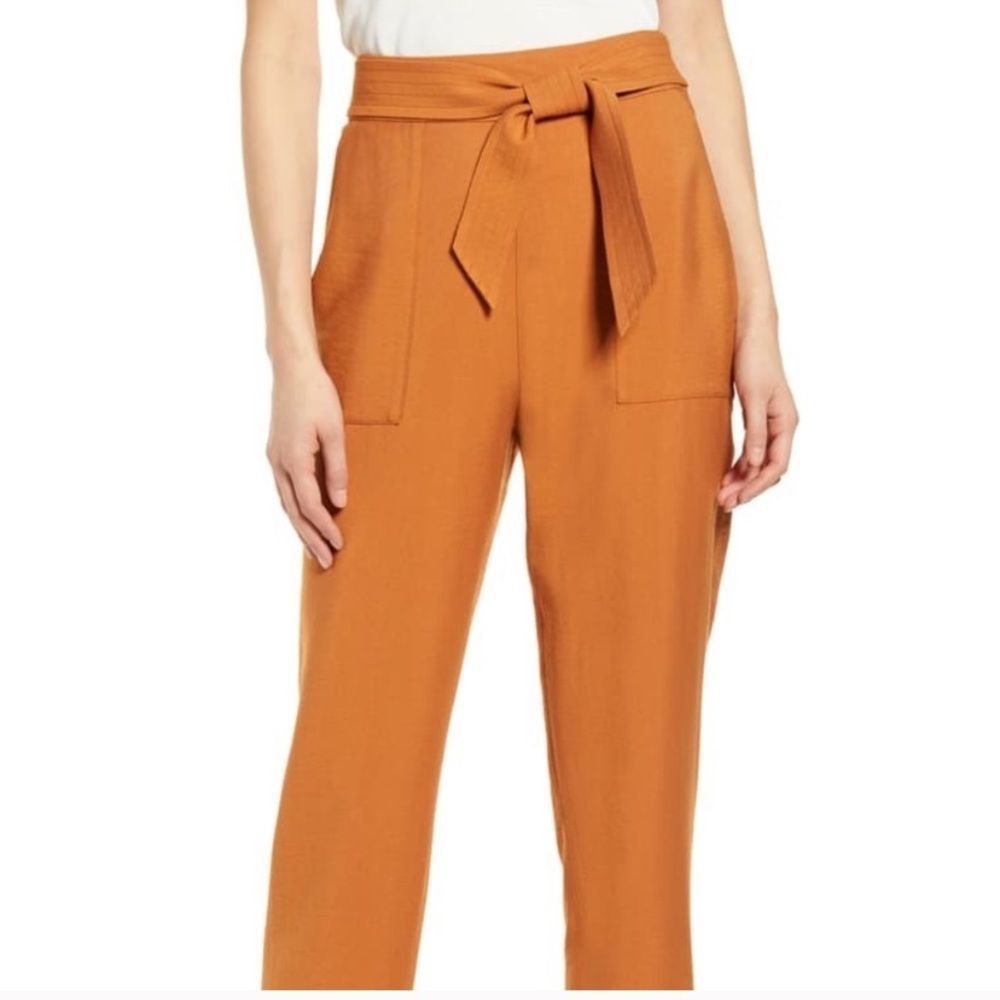 NWT Leith Toe Waist Tapered Leg Pants in Tan Adobe